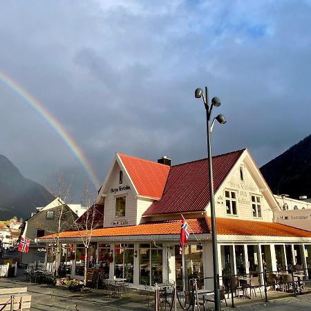 Stryn Kaffebar & Vertshus מראה חיצוני תמונה