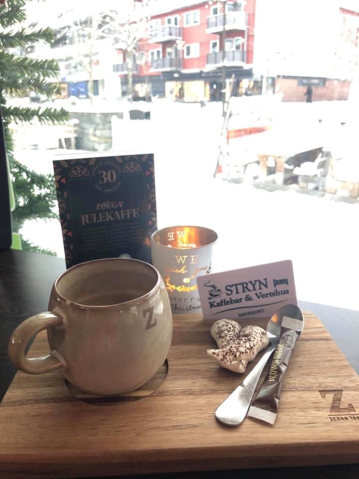 Stryn Kaffebar & Vertshus מראה חיצוני תמונה